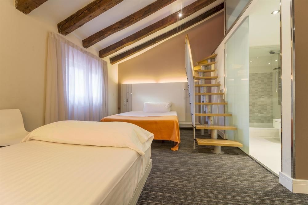Icon Embassy Hotell Madrid Exteriör bild